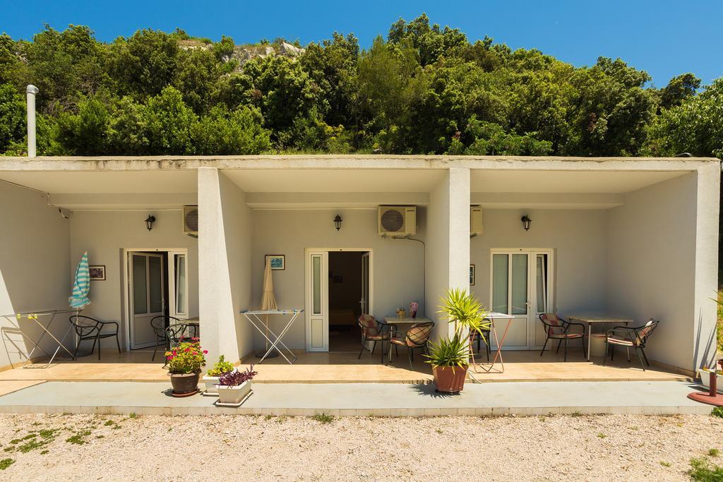 Apartment Studios Tonina