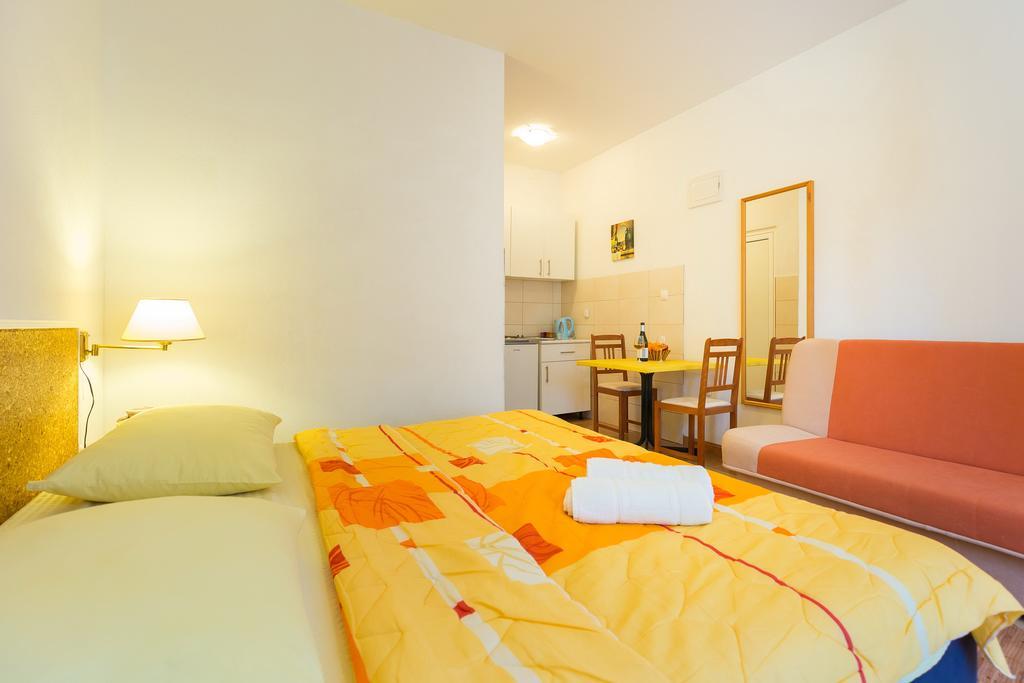 Apartment Studios Tonina